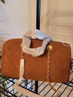 **Suede beauty! Shoulder bag style. No brand. New!